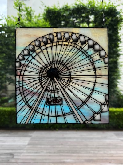 Philémon Siesling - LA ROUE DE LA FORTUNE - Glass, copper tin and lead - 20 x 20 cm  - 2025